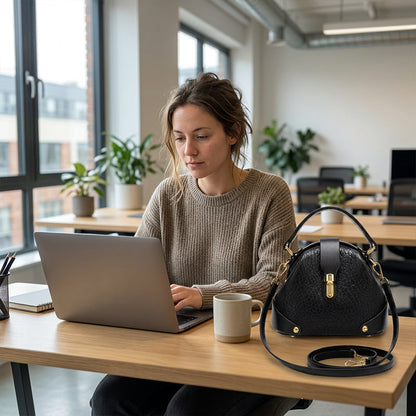 👜  Color-Blocked Bag – Stylish, Metal Hardware, Multi-Way 🧳